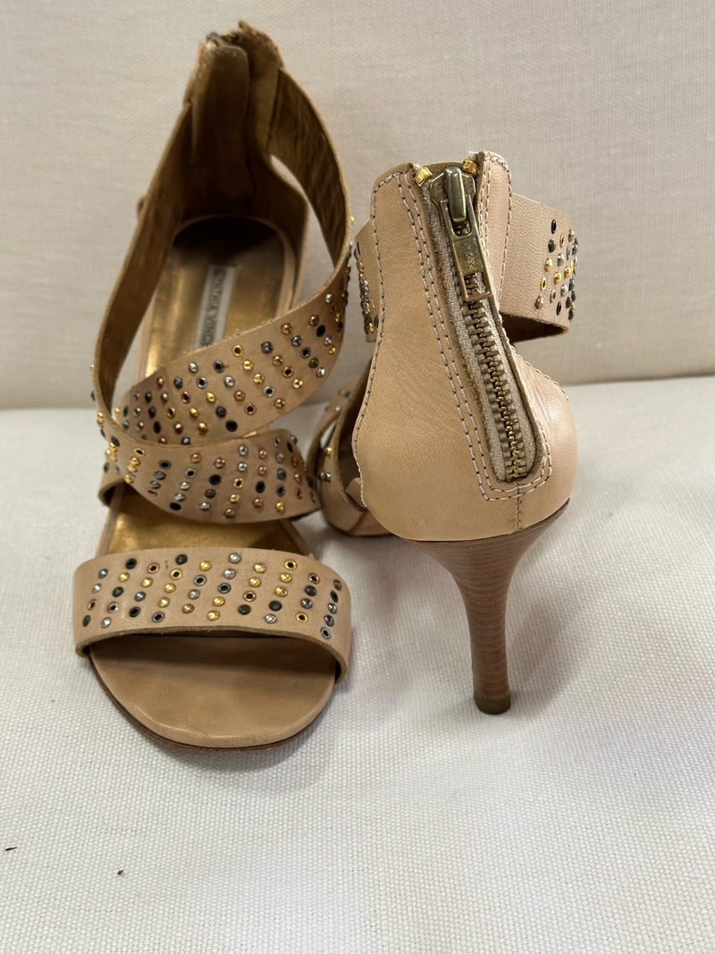 cynthia vincent Leather Beige Size 8 Sandals