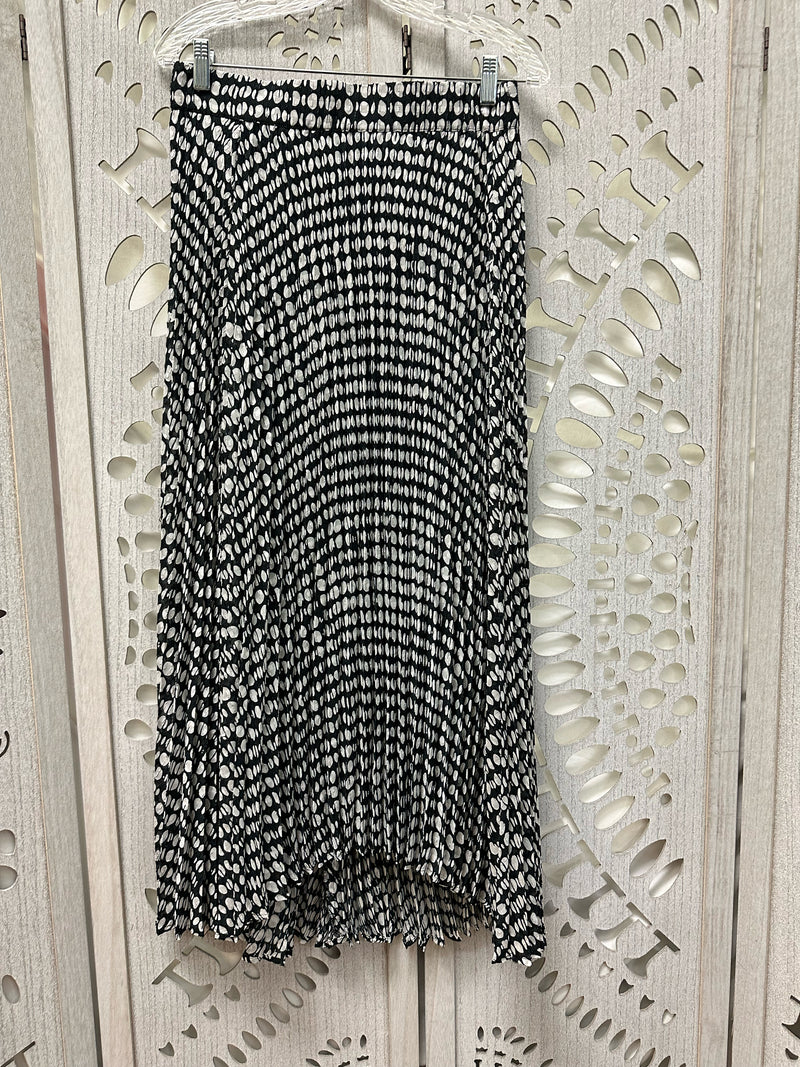 Blend Black/White Circles Size 8 Skirt