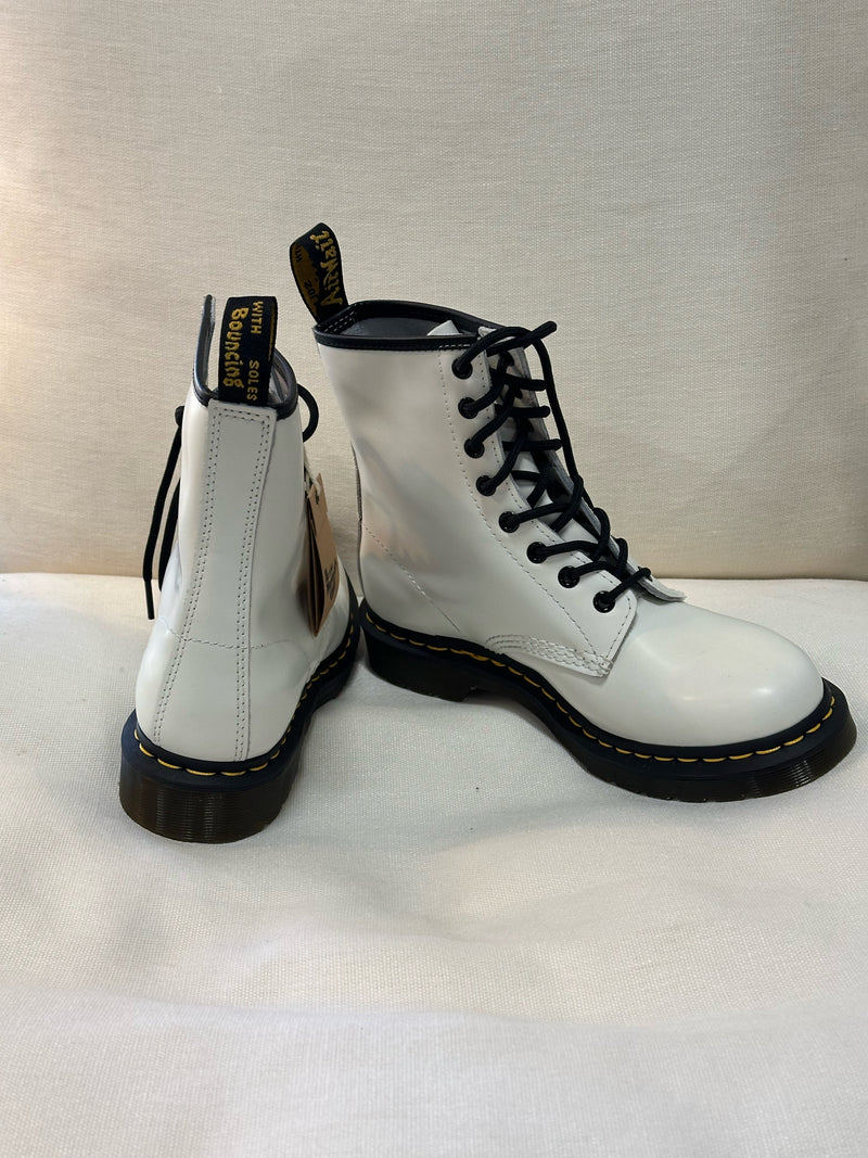 Dr. Martens Leather upper White/Black Size 8 Boots