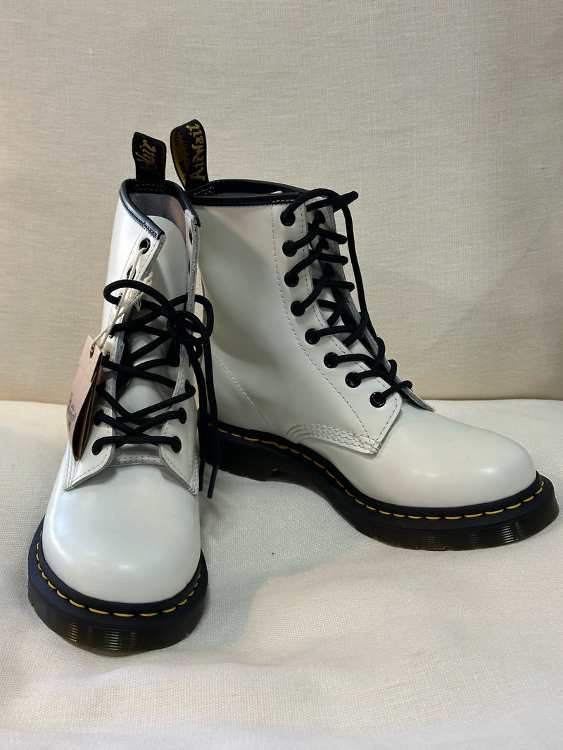 Dr. Martens Leather upper White/Black Size 8 Boots