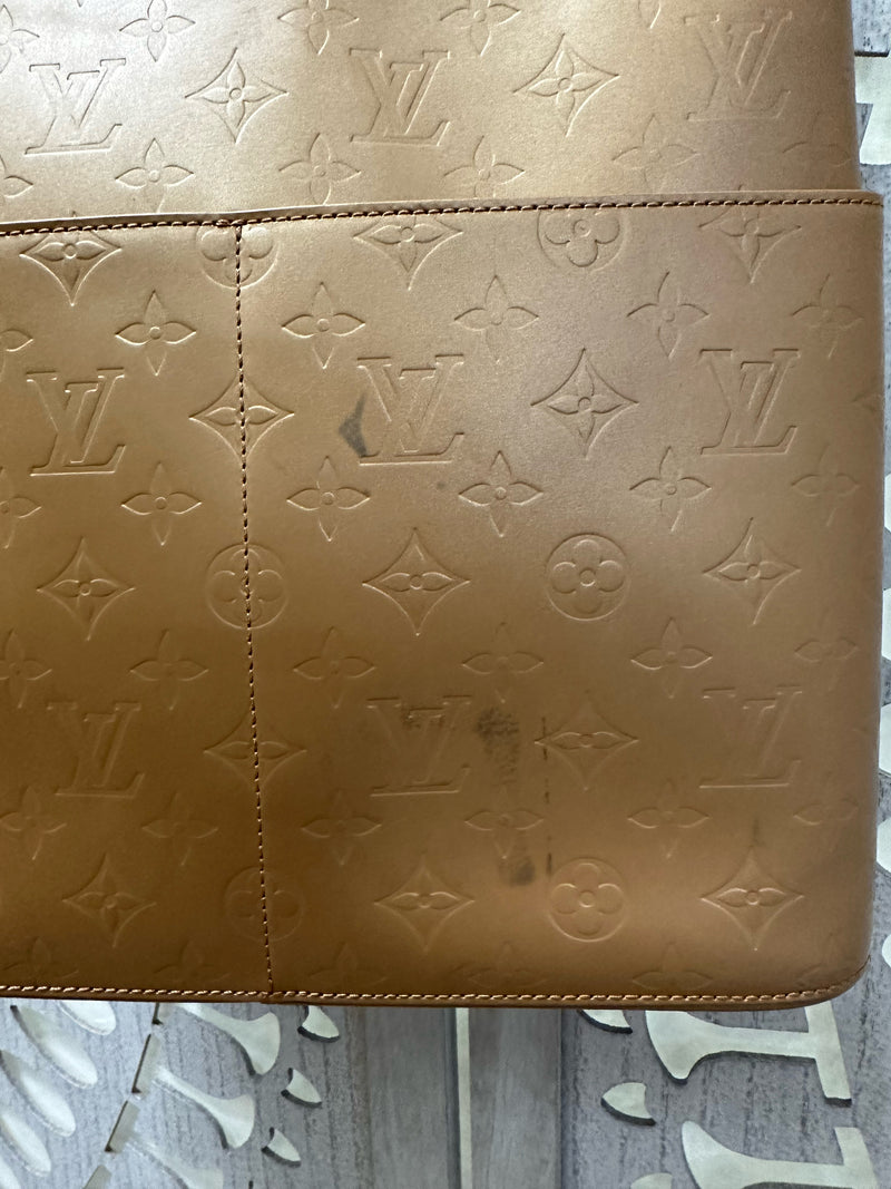 Louis Vuitton Leather Gold Monogram Mat Handbag