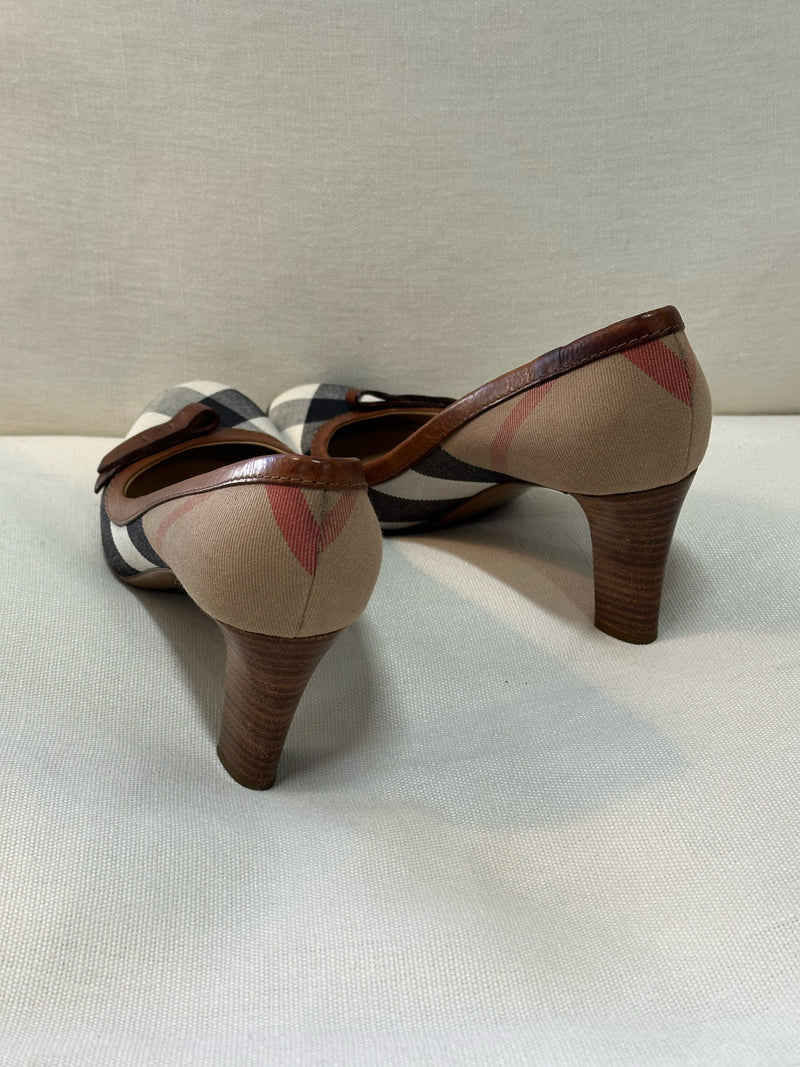 Burberry Leather/Fabric black/white/beige/red Nova Check Size 39.5 Pumps