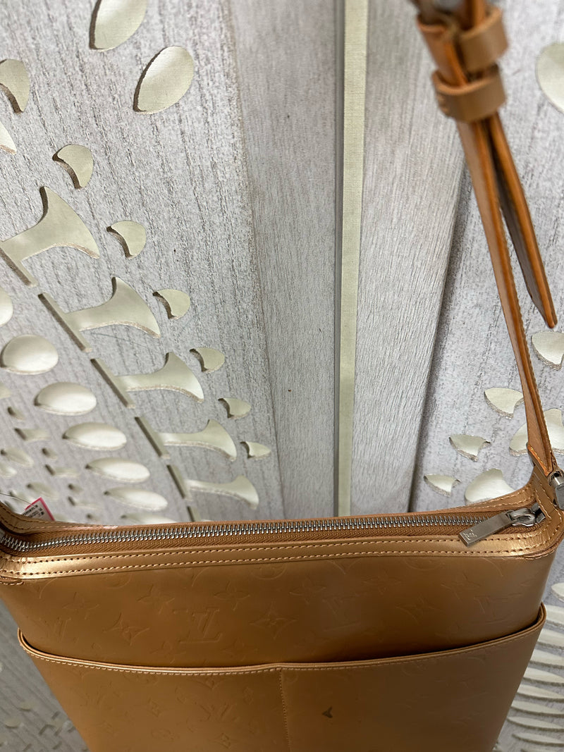 Louis Vuitton Leather Gold Monogram Mat Handbag