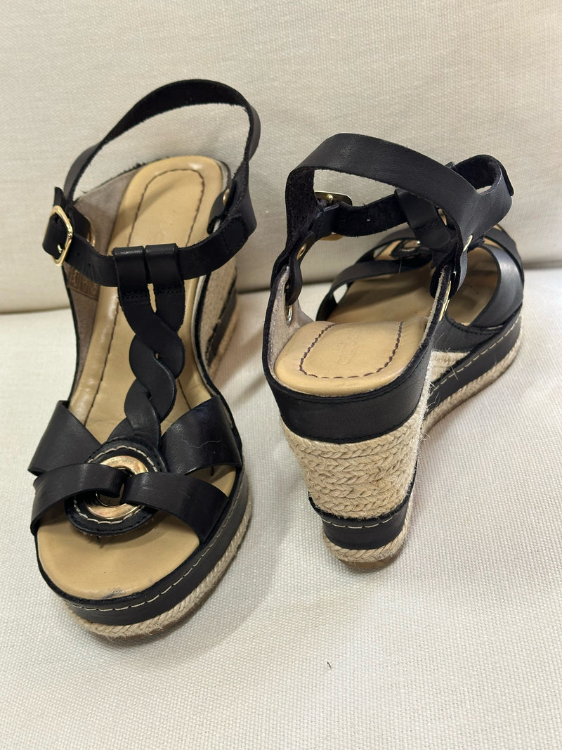 Andre Assous Leather upper/lining Black/Beige Size 8.5 Wedges